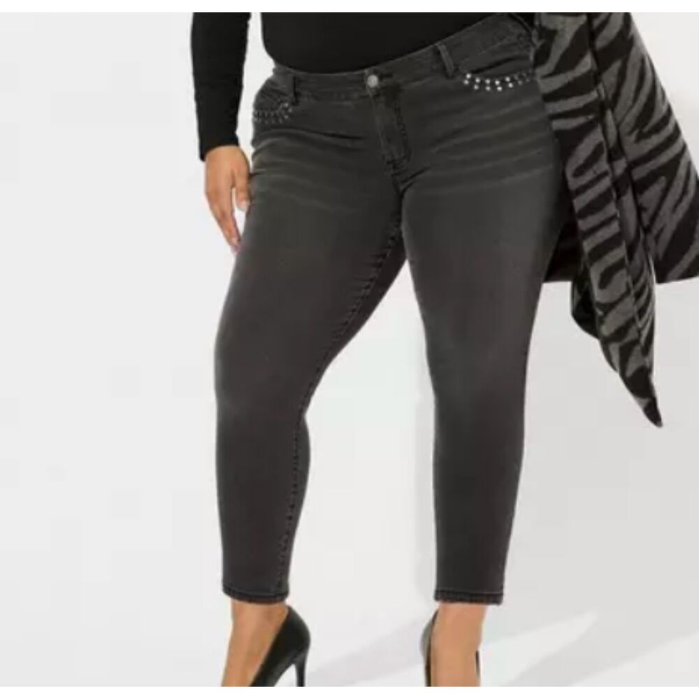 Torrid Super Soft Black Jeggings Size 26R Triple Button Stretch Skinny Jeans